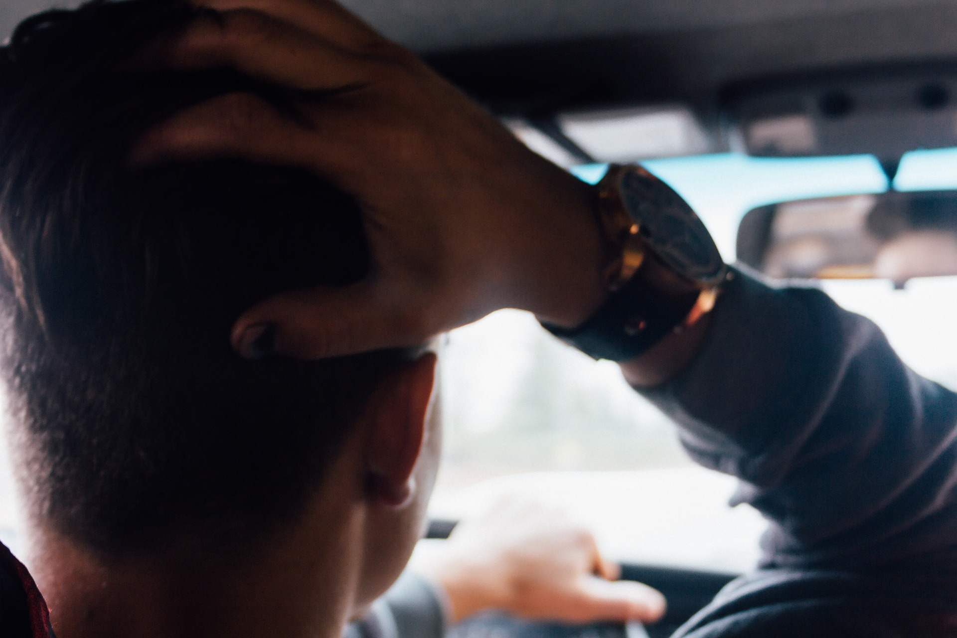 car ins driver handonhead